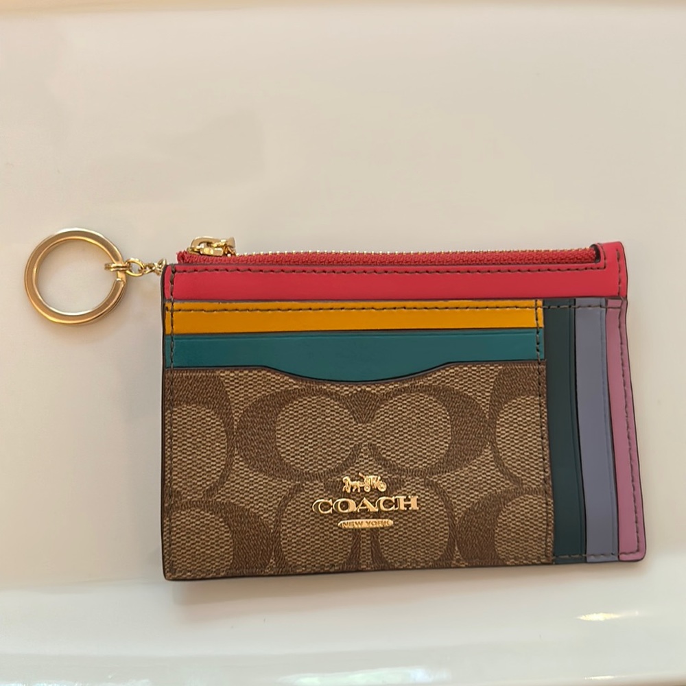 Coach Zip Card Case in Signature Canvas (multi colored)